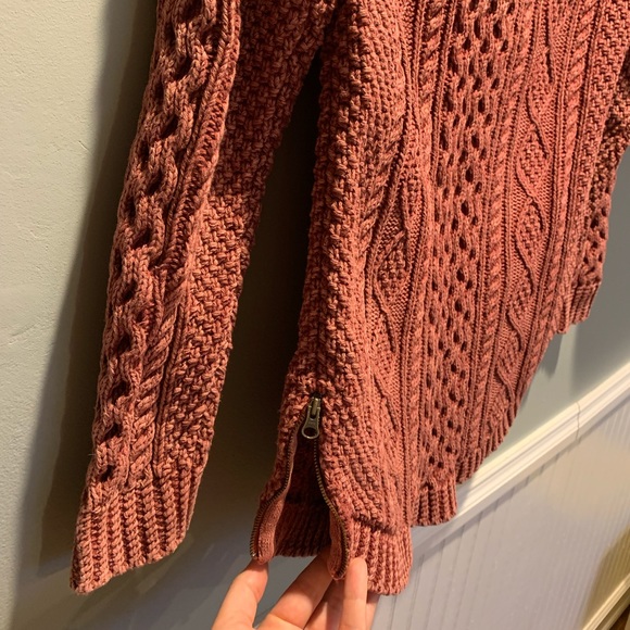 LL Bean signature cable knit sweater - Picture 3 of 4